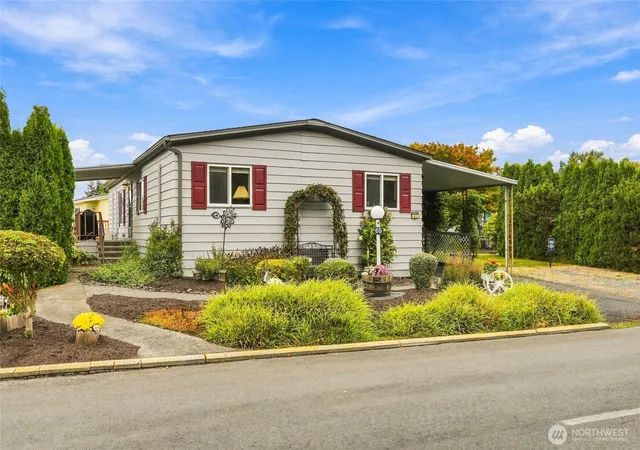 Photo 1 of Manufactured home for sale at 5900 64th Street Ne #65, Marysville, WA 98270 | MLS# NWM2584849 | Listing updated on 2026-09-25