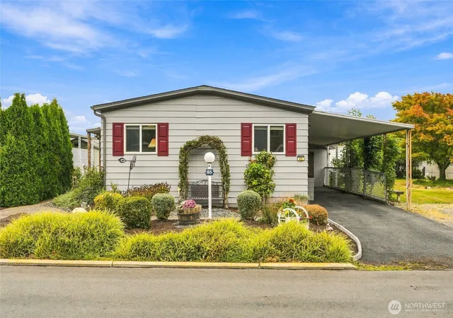 Photo 2 of Manufactured home for sale at 5900 64th Street Ne #65, Marysville, WA 98270 | MLS# NWM2584849 | Listing updated on 2026-09-25
