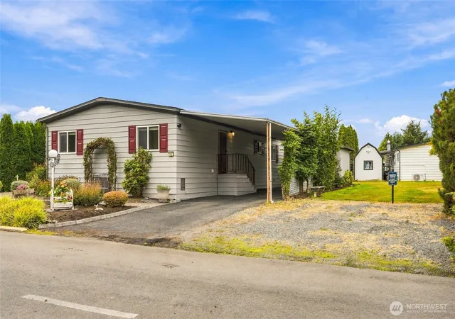 Photo 3 of Manufactured home for sale at 5900 64th Street Ne #65, Marysville, WA 98270 | MLS# NWM2584849 | Listing updated on 2026-09-25