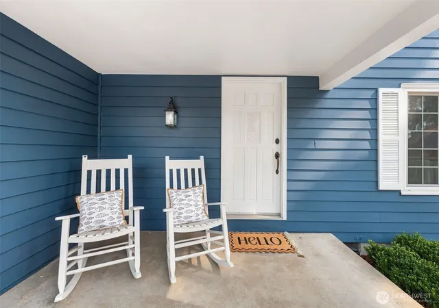 Photo 3 of Single family home for sale at 10323 Crescent Valley Dr Nw, Gig Harbor, WA 98332 | MLS# NWM2584854 | Listing updated on 2026-09-26