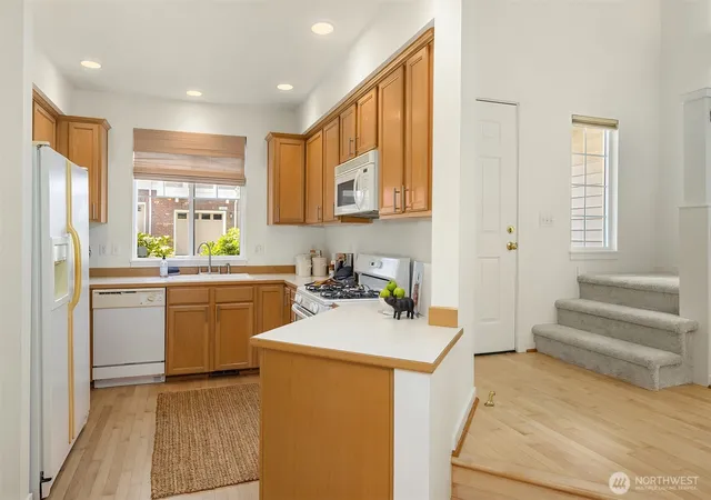 Photo 3 of Townhouse for sale at 15428 135th Place Ne #36B, Woodinville, WA 98072 | MLS# NWM2584856 | Listing updated on 2026-09-23