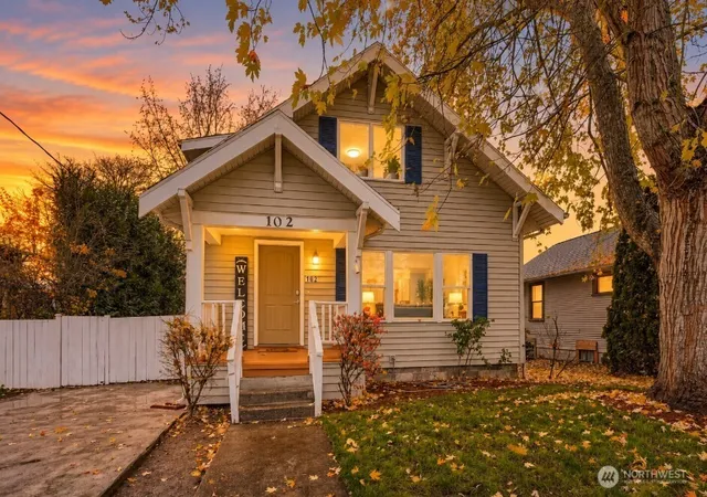 Single family home for sale at 102 North St NE, Auburn, WA 98002 | MLS# NWM2584857