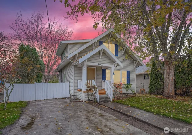 Photo 3 of Single family home for sale at 102 North St Ne, Auburn, WA 98002 | MLS# NWM2584857 | Listing updated on 2026-09-19
