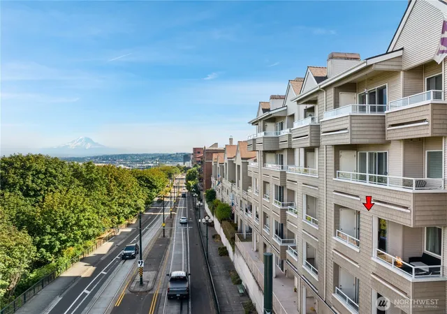 Photo 3 of Condo for sale at 1 Broadway #316, Tacoma, WA 98402 | MLS# NWM2584864 | Listing updated on 2026-09-26