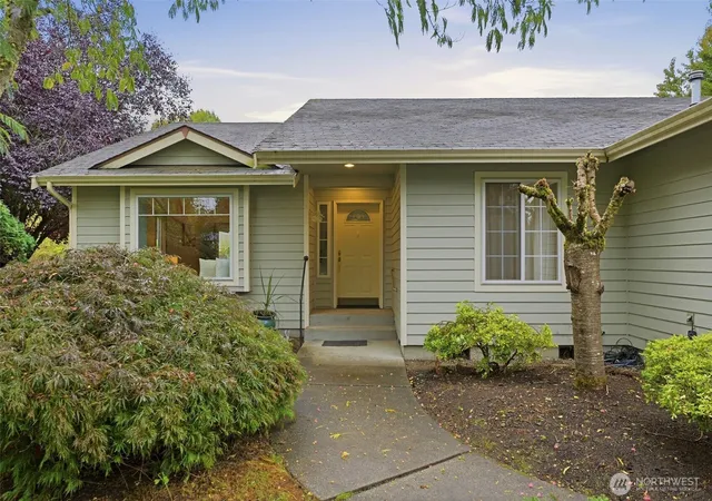 Photo 2 of Single family home for sale at 1205 Arab Dr Se, Tumwater, WA 98501 | MLS# NWM2584868 | Listing updated on 2026-10-03