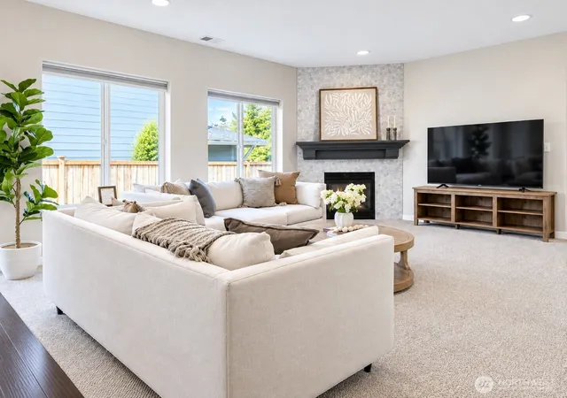 Photo 3 of Single family home for sale at 10219 125th Avenue Ne, Kirkland, WA 98033 | MLS# NWM2584873 | Listing updated on 2026-10-02