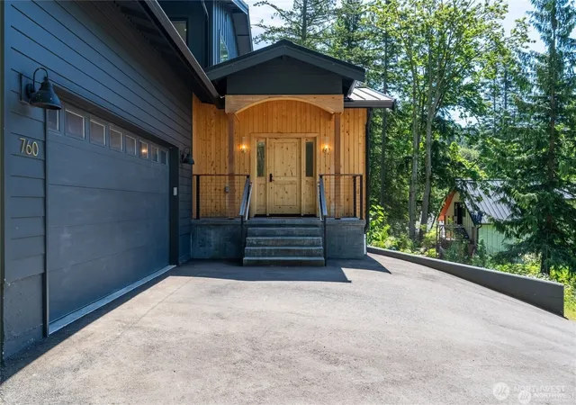 Photo 3 of Sale Pending at 760 Chuckanut Dr, Bellingham, WA 98229 | MLS# NWM2584874 | Listing updated on 2026-09-28