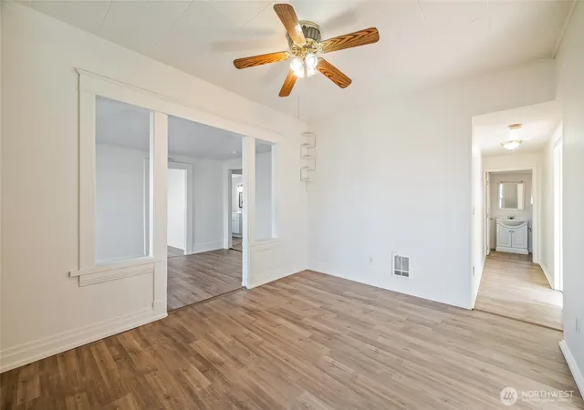 Photo 4 of House for sale at 415 Palouse St, Wenatchee, WA 98801 | MLS# NWM2584876 | Listing updated on 2026-10-01