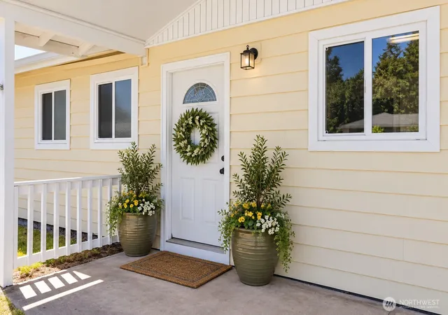 Photo 3 of Single family home for sale at 1542 Roland Ave, Port Orchard, WA 98366 | MLS# NWM2584878 | Listing updated on 2026-09-25