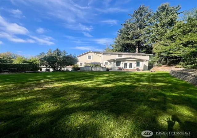 Photo 3 of Single family home for sale at 17514 W Riverside Dr, Bothell, WA 98011 | MLS# NWM2584882 | Listing updated on 2026-09-26
