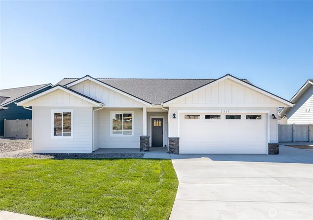 Photo 1 of Single family home for sale at 2517 Plateau Dr, East Wenatchee, WA 98802 | MLS# NWM2584886 | Listing updated on 2026-09-19