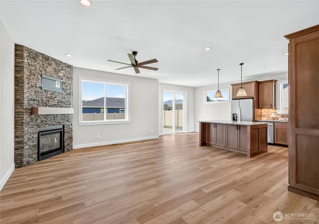 Photo 3 of Single family home for sale at 2517 Plateau Dr, East Wenatchee, WA 98802 | MLS# NWM2584886 | Listing updated on 2026-09-19