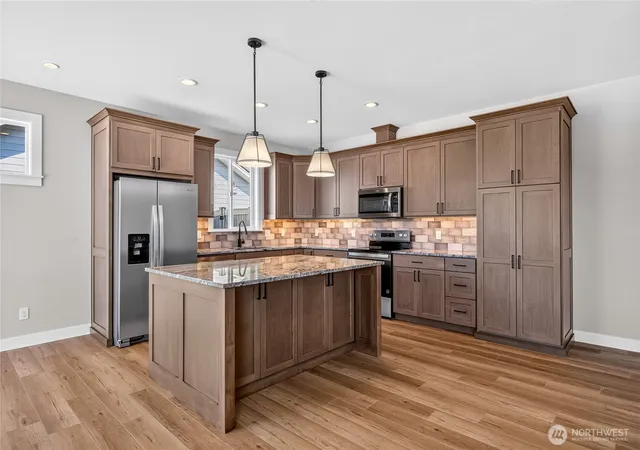 Photo 4 of Single family home for sale at 2517 Plateau Dr, East Wenatchee, WA 98802 | MLS# NWM2584886 | Listing updated on 2026-09-19