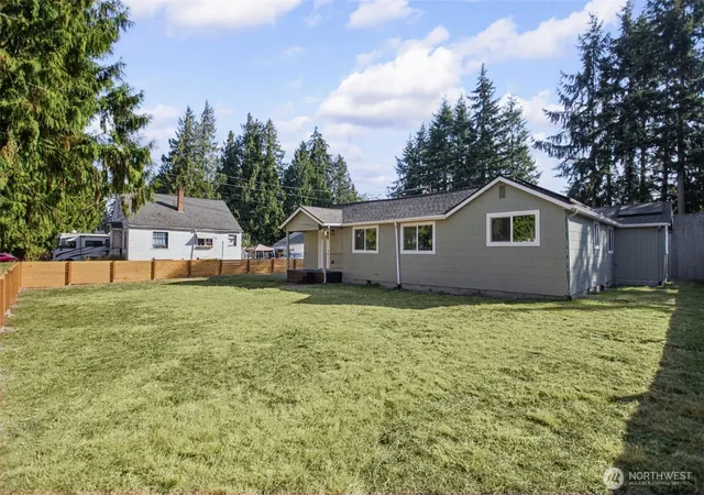 Photo 2 of Single family home for sale at 7425 Mcdougall Ave, Everett, WA 98203 | MLS# NWM2584893 | Listing updated on 2026-09-26
