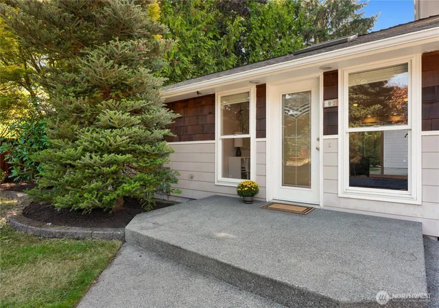 Photo 3 of Single family home for sale at 19012 78th Place W, Edmonds, WA 98026 | MLS# NWM2584913 | Listing updated on 2026-10-01
