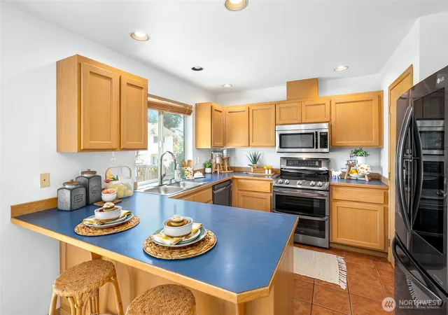 Photo 3 of Single family home for sale at 7417 3rd Drive W, Everett, WA 98203 | MLS# NWM2584914 | Listing updated on 2026-10-01