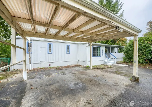 Photo 3 of Manufactured home for sale at 22615 114th Avenue Se, Kent, WA 98031 | MLS# NWM2584920 | Listing updated on 2026-10-01