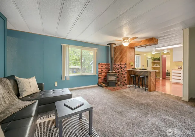 Photo 4 of Manufactured home for sale at 22615 114th Avenue SE, Kent, WA 98031 | MLS# NWM2584920 | Listing updated on 2026-10-01