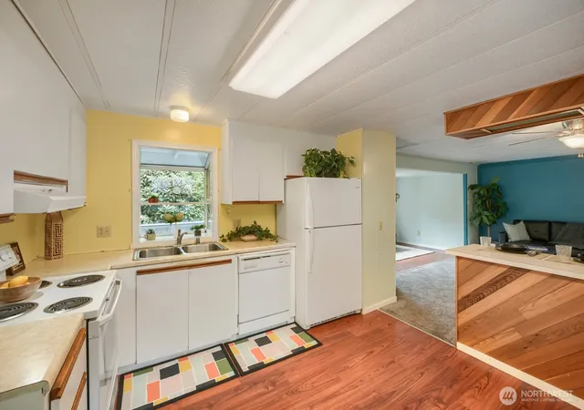 Manufactured home for sale at 22615 114th Avenue SE, Kent, WA 98031 | MLS# NWM2584920