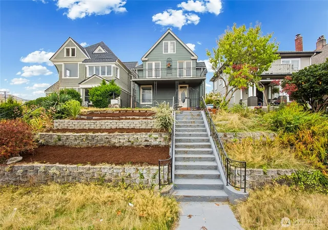 Photo 4 of Single family home for sale at 306 N J St, Tacoma, WA 98403 | MLS# NWM2584923 | Listing updated on 2026-10-01