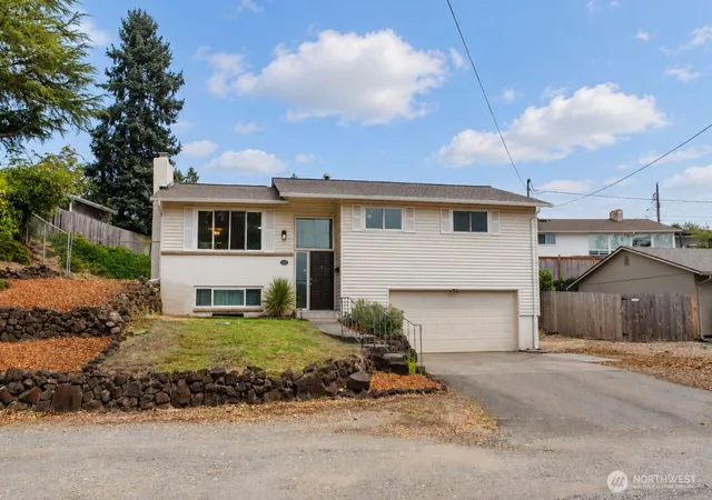 Photo 1 of Single family home for sale at 1511 N James St, Tacoma, WA 98406 | MLS# NWM2584924 | Listing updated on 2026-09-24