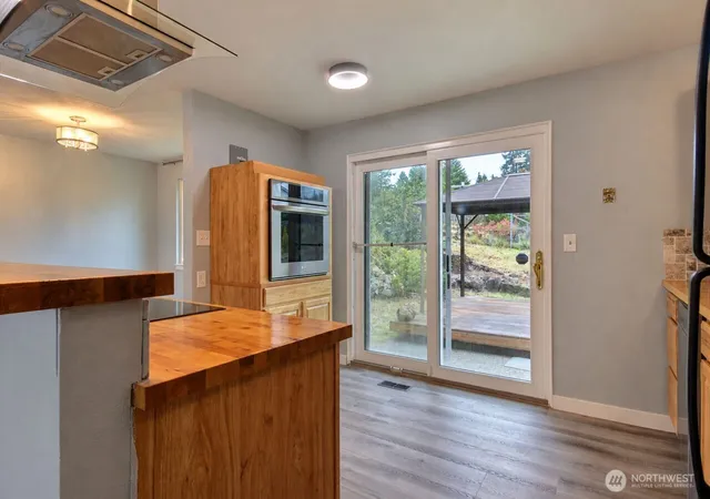 Photo 3 of Single family home for sale at 1511 N James St, Tacoma, WA 98406 | MLS# NWM2584924 | Listing updated on 2026-09-24