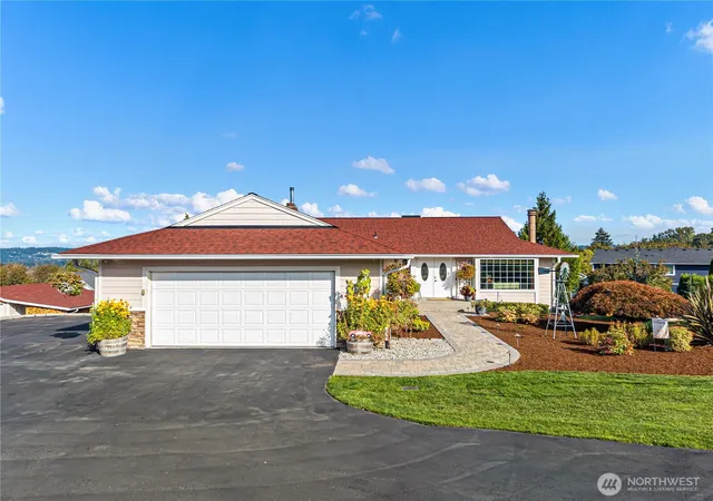 Photo 2 of Single family home for sale at 8203 Woodland Ave E, Puyallup, WA 98371 | MLS# NWM2584926 | Listing updated on 2026-09-26