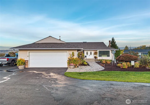 Photo 2 of Single family home for sale at 8203 Woodland Ave E, Puyallup, WA 98371 | MLS# NWM2584926 | Listing updated on 2026-10-02