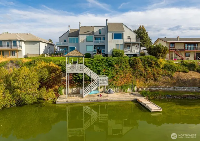 Condo for sale at 2512 W Marina Dr #6, Moses Lake, WA 98837 | MLS# NWM2584929