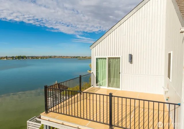 Photo 2 of Condo for sale at 2512 W Marina Dr #6, Moses Lake, WA 98837 | MLS# NWM2584929 | Listing updated on 2026-10-14