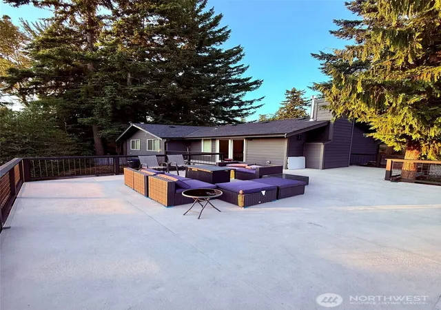 Photo 3 of Single family home for sale at 2000 Ne 27th Street, Renton, WA 98056 | MLS# NWM2584936 | Listing updated on 2026-09-19