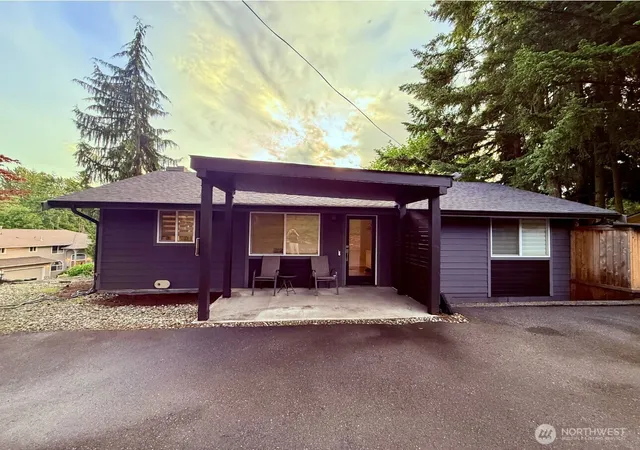 Photo 3 of Single family home for sale at 2000 NE 27th Street, Renton, WA 98056 | MLS# NWM2584936 | Listing updated on 2026-09-19