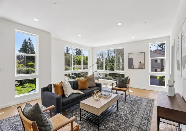 Photo 4 of Single family home for sale at 1516 Northeast 147th St, Shoreline, WA 98155 | MLS# NWM2584940 | Listing updated on 2026-09-29