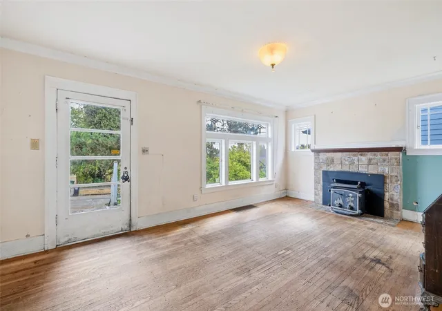 Photo 2 of Single family home for sale at 3831 Bagley Ave N, Seattle, WA 98103 | MLS# NWM2584947 | Listing updated on 2026-09-21