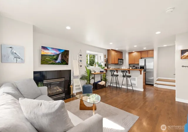 Photo 4 of Sale Pending at 7110 California Ave SW, Seattle, WA 98136 | MLS# NWM2584949 | Listing updated on 2026-09-30