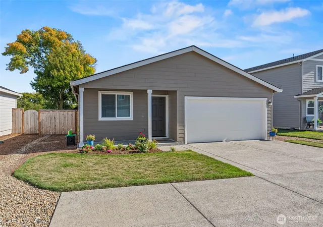 Photo 1 of Single family home for sale at 2051 Kayla Ct, Longview, WA 98632 | MLS# NWM2584954 | Listing updated on 2026-09-26