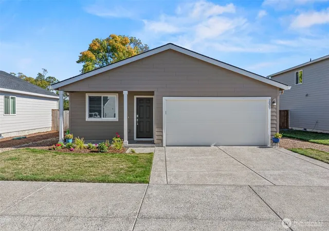 Photo 2 of Single family home for sale at 2051 Kayla Ct, Longview, WA 98632 | MLS# NWM2584954 | Listing updated on 2026-09-26