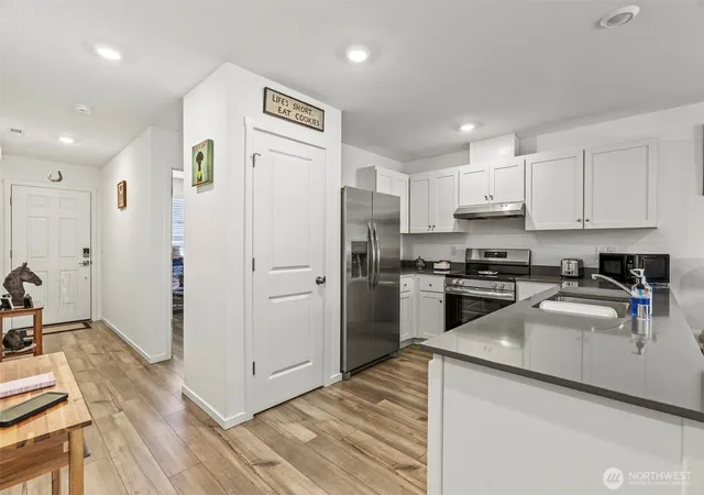 Photo 4 of Single family home for sale at 2051 Kayla Ct, Longview, WA 98632 | MLS# NWM2584954 | Listing updated on 2026-09-26