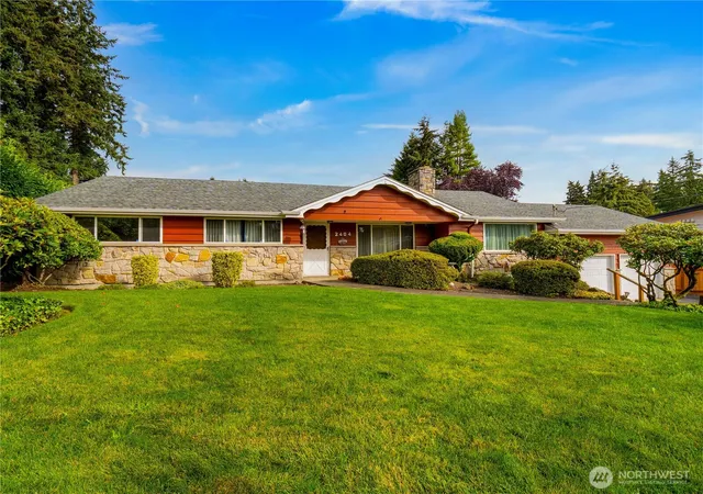 Photo 3 of Single family home for sale at 2404 S 360th Street, Federal Way, WA 98003 | MLS# NWM2584963 | Listing updated on 2026-10-01