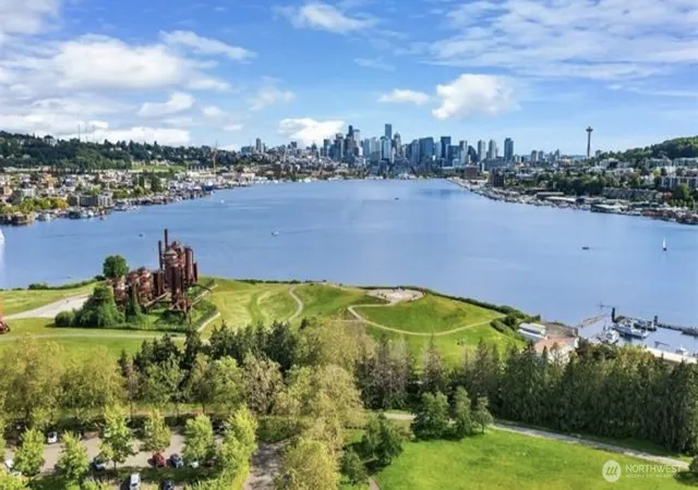 Condo for sale at 3333 Wallingford Ave N #307, Seattle, WA 98103 | MLS# NWM2584968