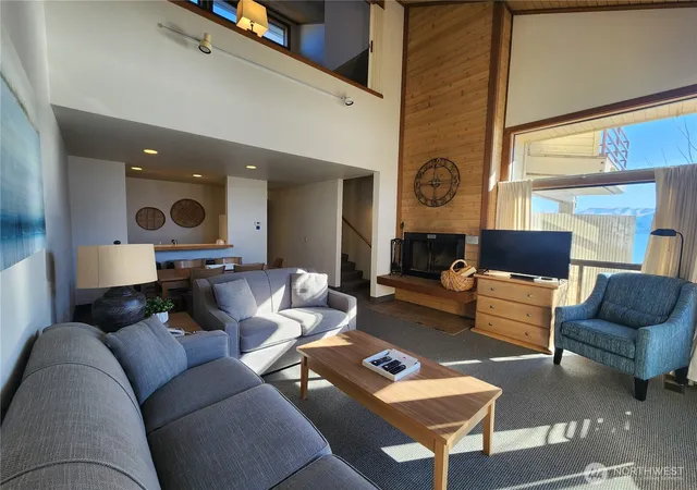 Photo 4 of House for sale at 1 Nekquelekin 433 J, Manson, WA 98831 | MLS# NWM2584973 | Listing updated on 2026-09-21