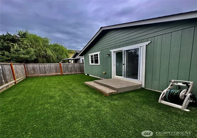Photo 3 of Single family home for sale at 6412 79th Place Ne, Marysville, WA 98270 | MLS# NWM2584977 | Listing updated on 2026-09-22