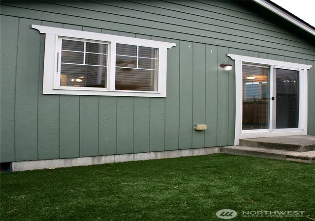 Photo 3 of Single family home for sale at 6412 79th Place NE, Marysville, WA 98270 | MLS# NWM2584977 | Listing updated on 2026-09-22