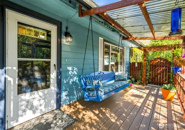 Photo 4 of Single family home for sale at 150 E Wokojance Ln, Shelton, WA 98584 | MLS# NWM2584988 | Listing updated on 2026-09-28