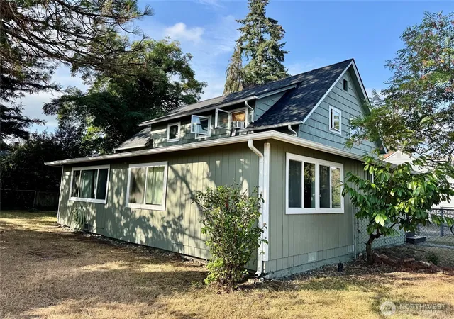Photo 3 of Single family home for sale at 406 117th Street S, Tacoma, WA 98444 | MLS# NWM2584990 | Listing updated on 2026-09-21