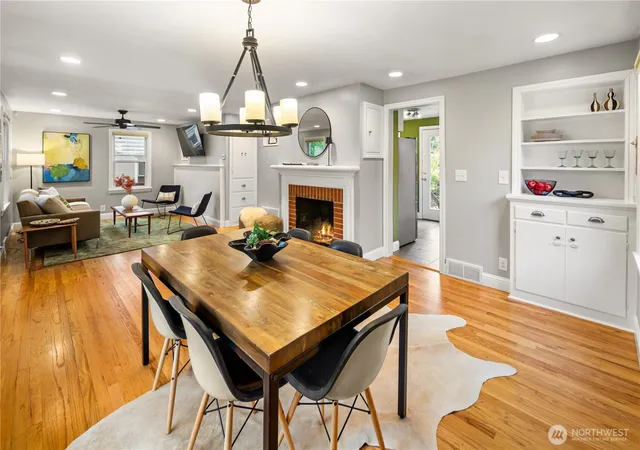 Photo 3 of Single family home for sale at 3825 33rd Avenue W, Seattle, WA 98199 | MLS# NWM2584991 | Listing updated on 2026-10-01