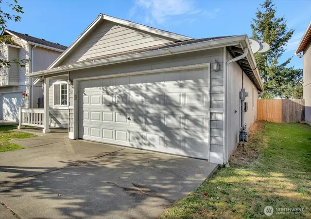 Photo 3 of Sale Pending at 4327 151st Drive Ne, Marysville, WA 98271 | MLS# NWM2584992 | Listing updated on 2026-10-03