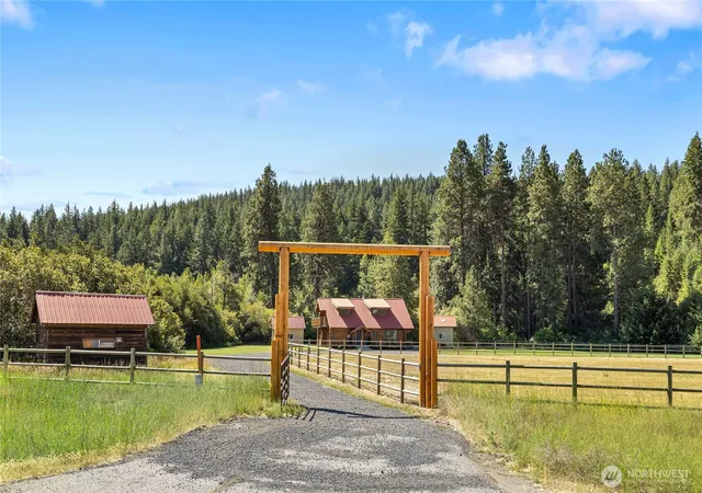Photo 3 of Single family home for sale at 9940 Highway 970, Cle Elum, WA 98922 | MLS# NWM2585001 | Listing updated on 2026-09-28