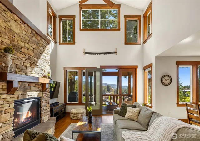 Photo 3 of Single family home for sale at 241 Black Nugget Ln, Cle Elum, WA 98922 | MLS# NWM2585008 | Listing updated on 2026-09-30