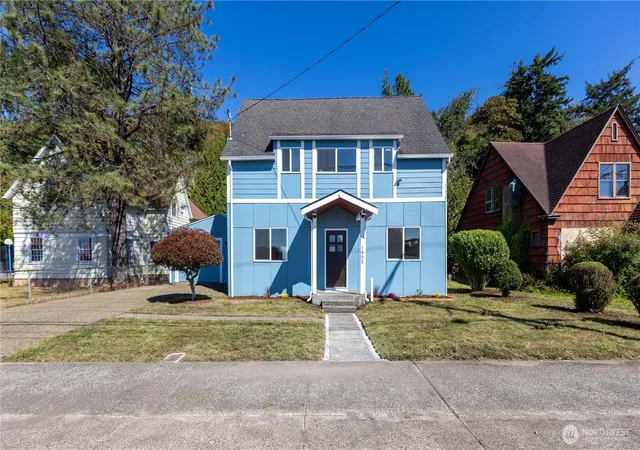 Photo 2 of Single family home for sale at 1905 Riverside Ave, Hoquiam, WA 98550 | MLS# NWM2585021 | Listing updated on 2026-09-20